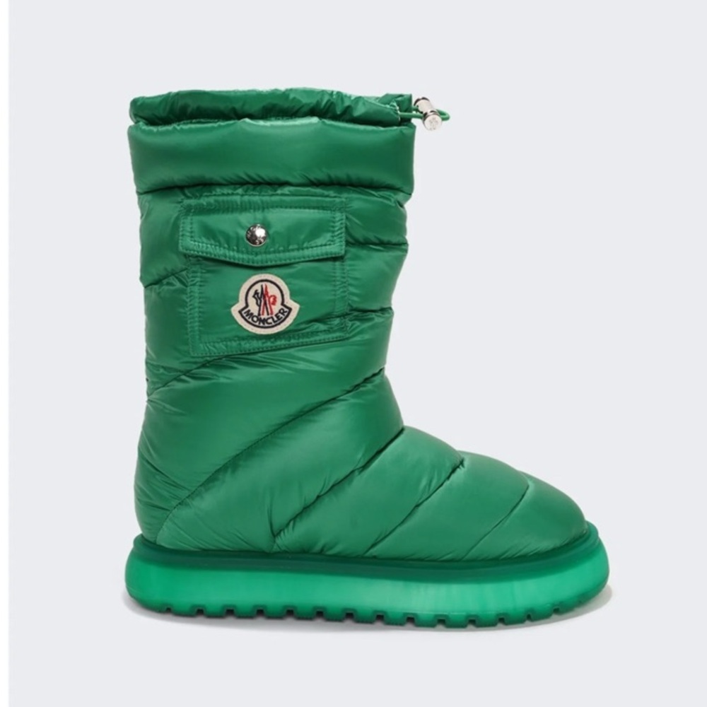 $1000 Brand new Moncler Green Winter Boots sz 39 current season